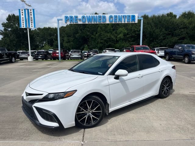 Used 2023 Toyota Camry SE FWD image 2