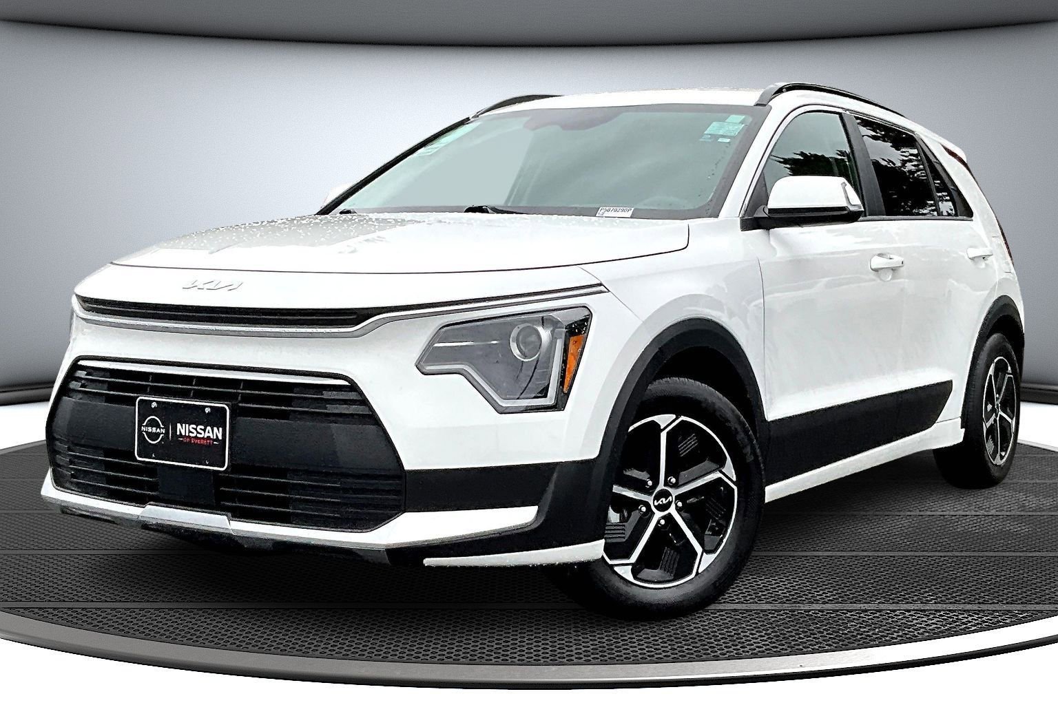 Used 2023 Kia Niro EX image 3