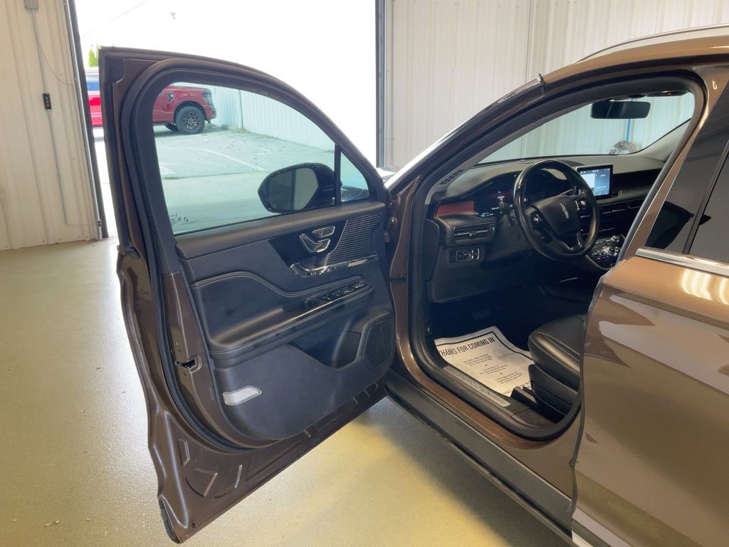 Used 2022 Lincoln Corsair Reserve w/ Equipment Group 201A AWD/4WD video 2