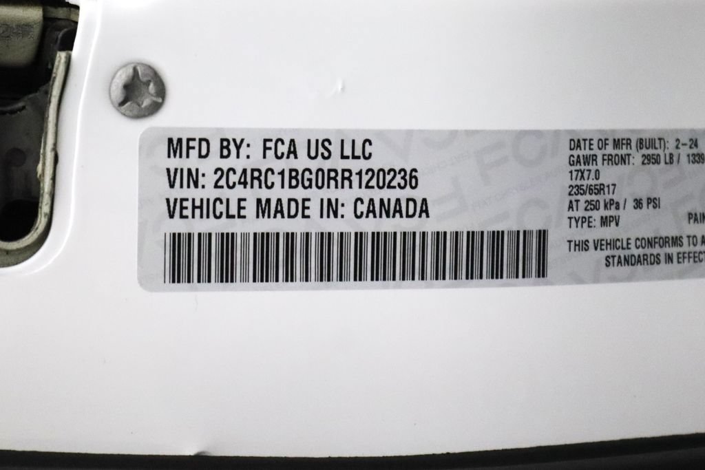 Used 2024 Chrysler Pacifica Touring-L FWD image 29