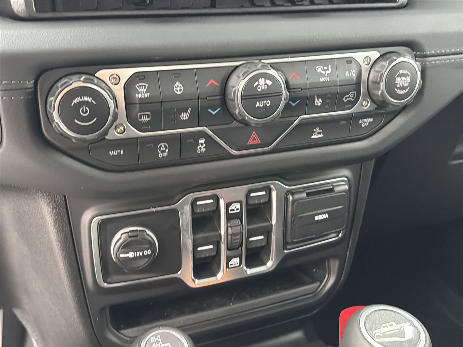 New 2026 Jeep Gladiator Sahara image 31