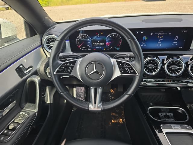 Used 2025 Mercedes-Benz CLA 250 image 9