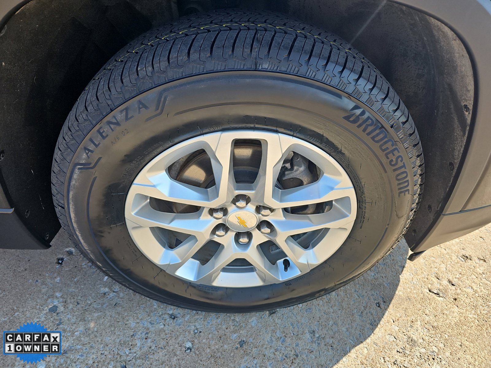 Used 2023 Chevrolet Traverse LS w/ Safety Package FWD image 3