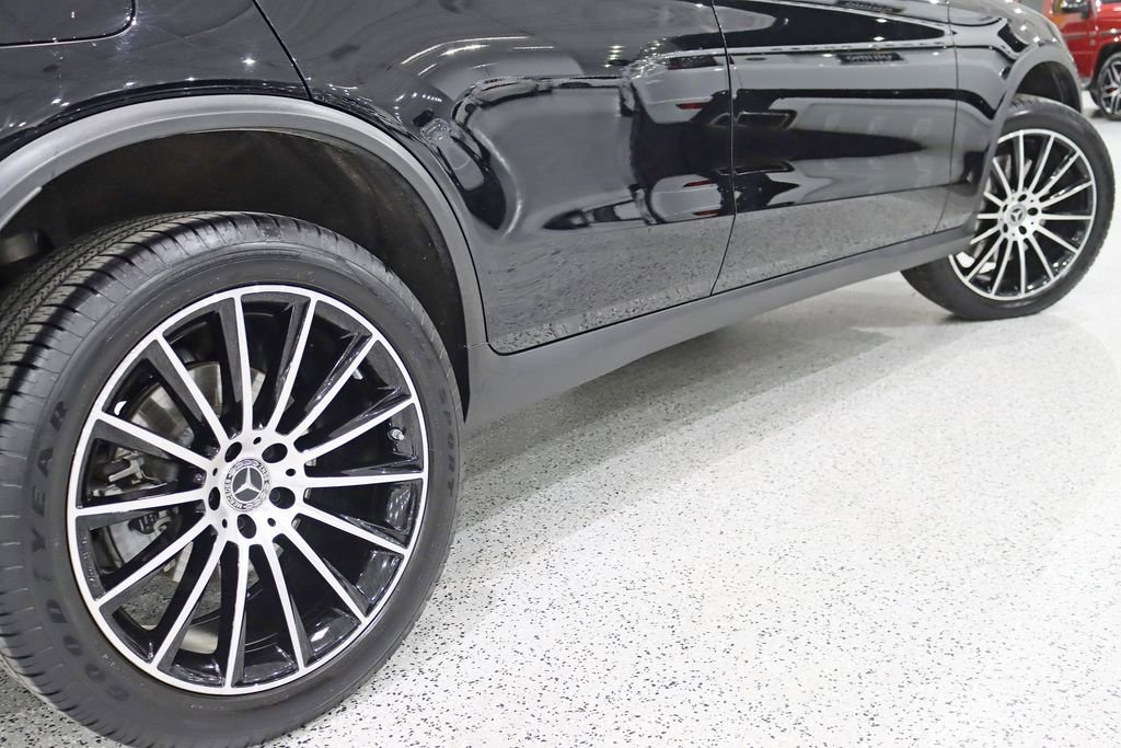 Used 2022 Mercedes-Benz GLC 300 4MATIC Coupe image 13