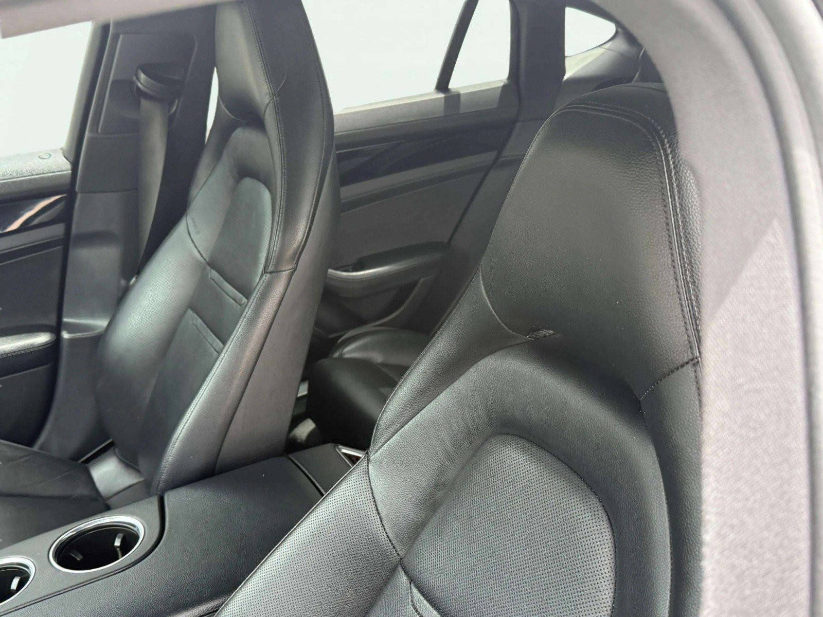 Used 2018 Porsche Panamera 4 image 11