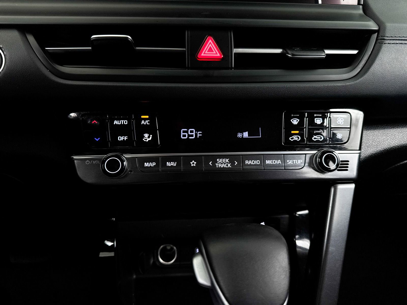 Certified 2024 Kia Seltos EX image 23