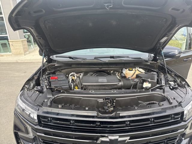 Used 2023 Chevrolet Suburban RST w/ Sport Performance Package image 18