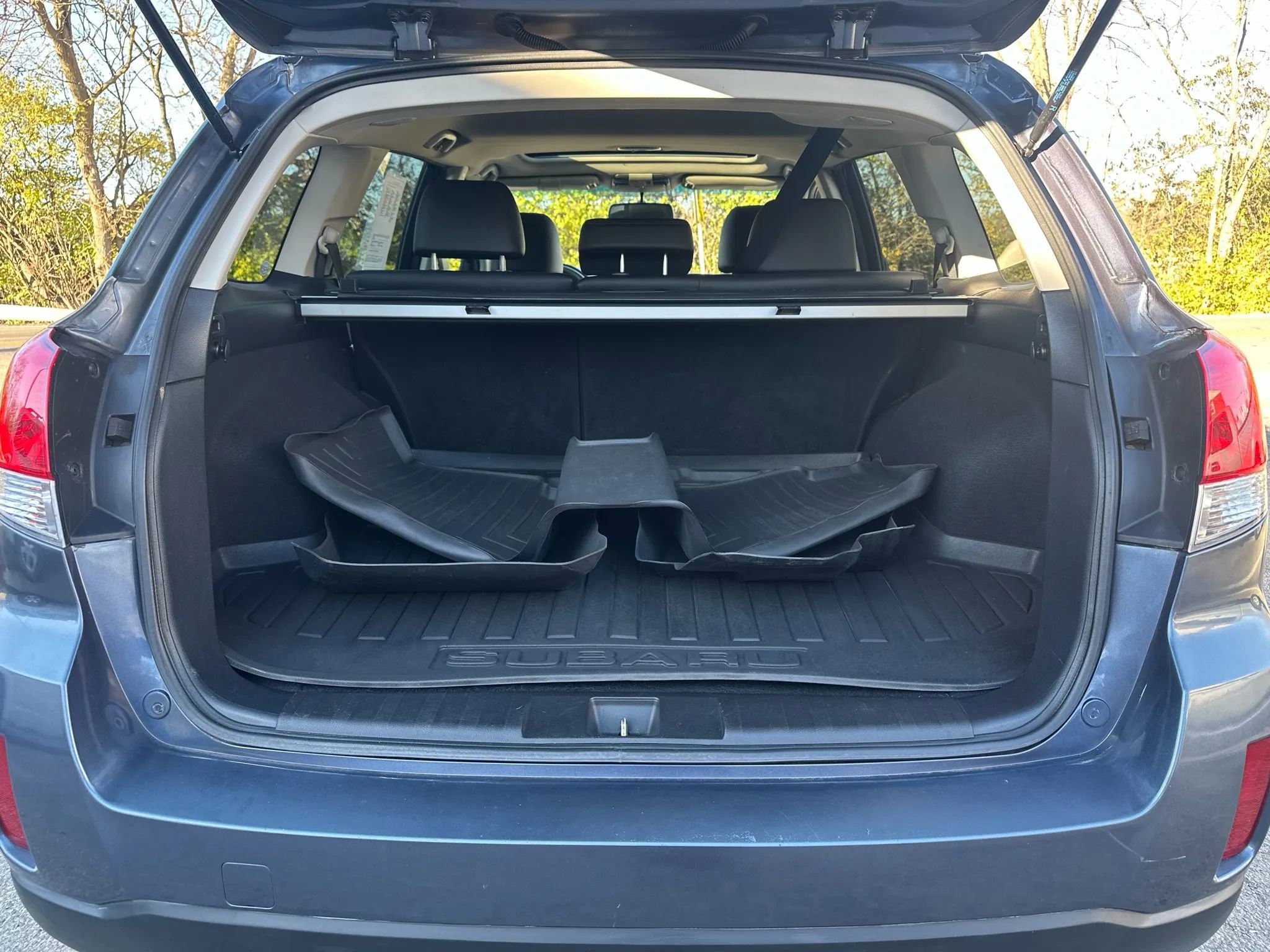 Used 2013 Subaru Outback 3.6R Limited w/ Moonroof Pkg image 14