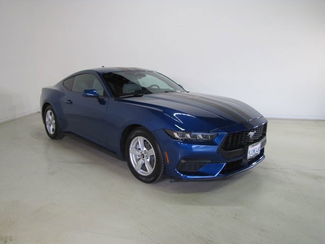Used 2024 Ford Mustang Coupe image 3