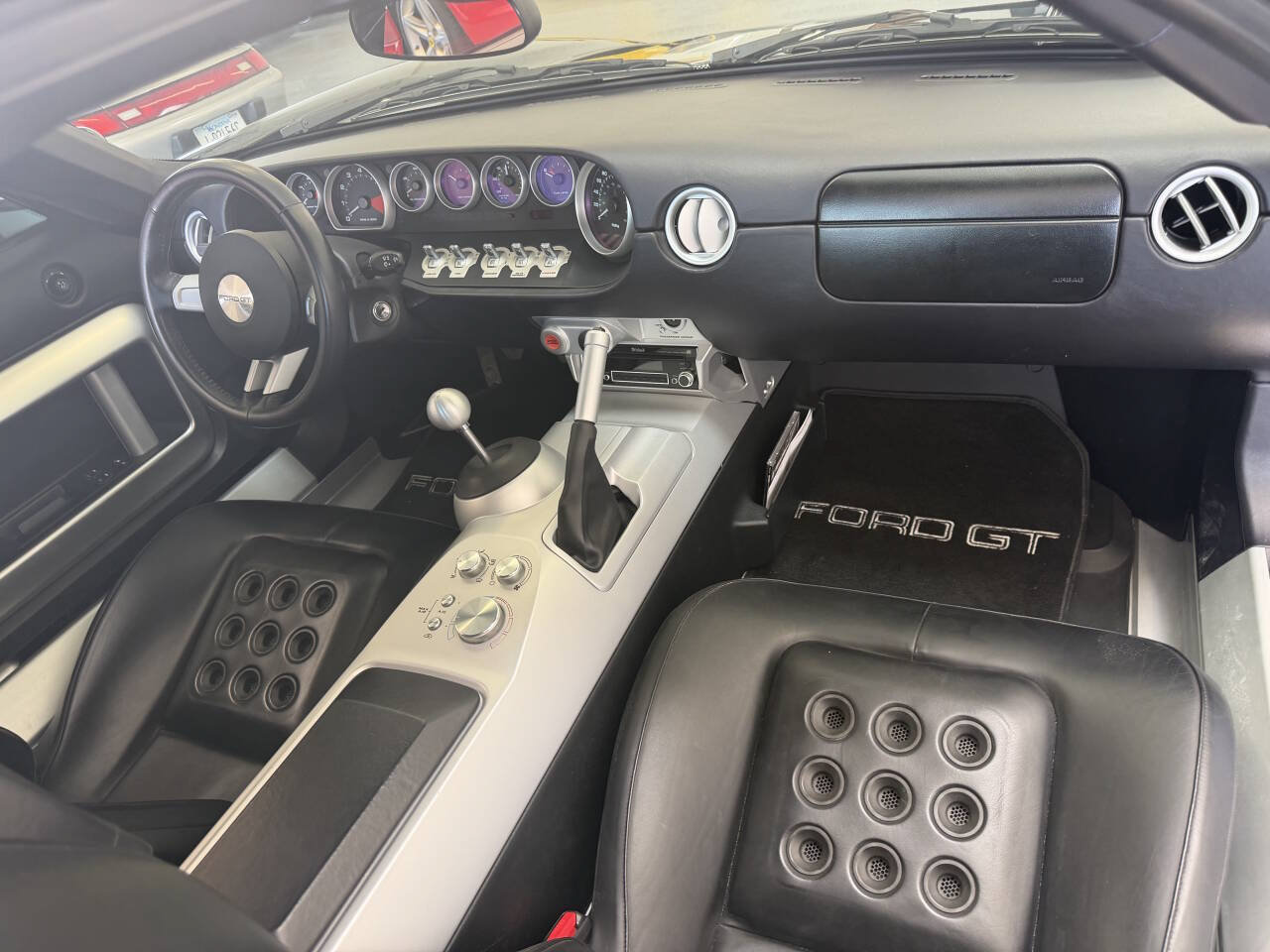 Used 2005 Ford GT RWD image 49