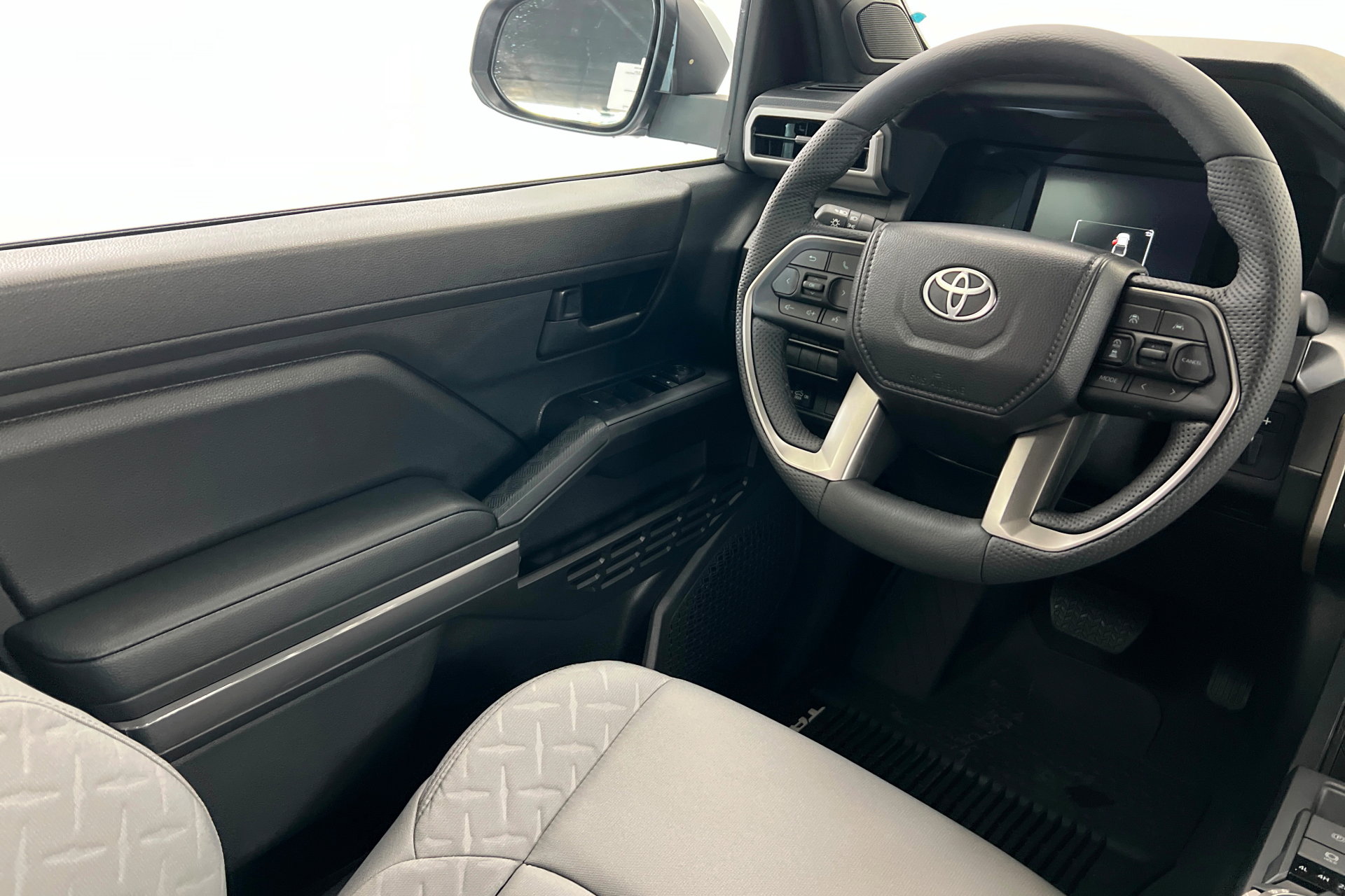 New 2026 Toyota Tacoma SR5 AWD/4WD image 11
