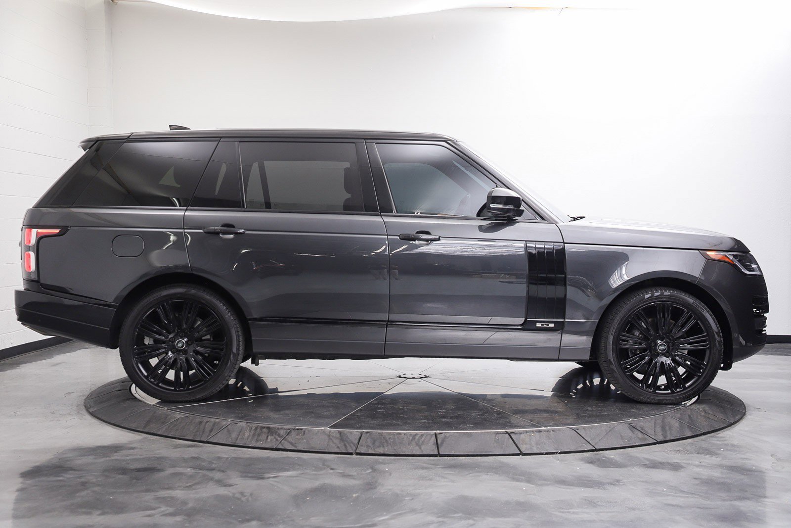 Used 2019 Land Rover Range Rover Long Wheelbase Supercharged AWD/4WD image 6