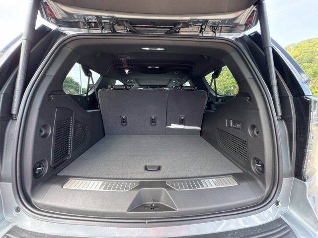 New 2026 Chevrolet Suburban Premier AWD/4WD image 30