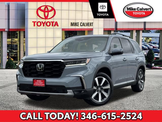 Used 2025 Honda Pilot Touring image 1
