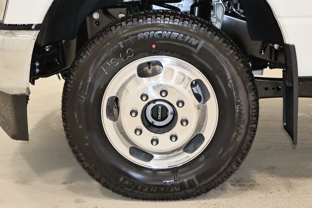 New 2025 Ford F350 King Ranch w/ Chrome Package image 38