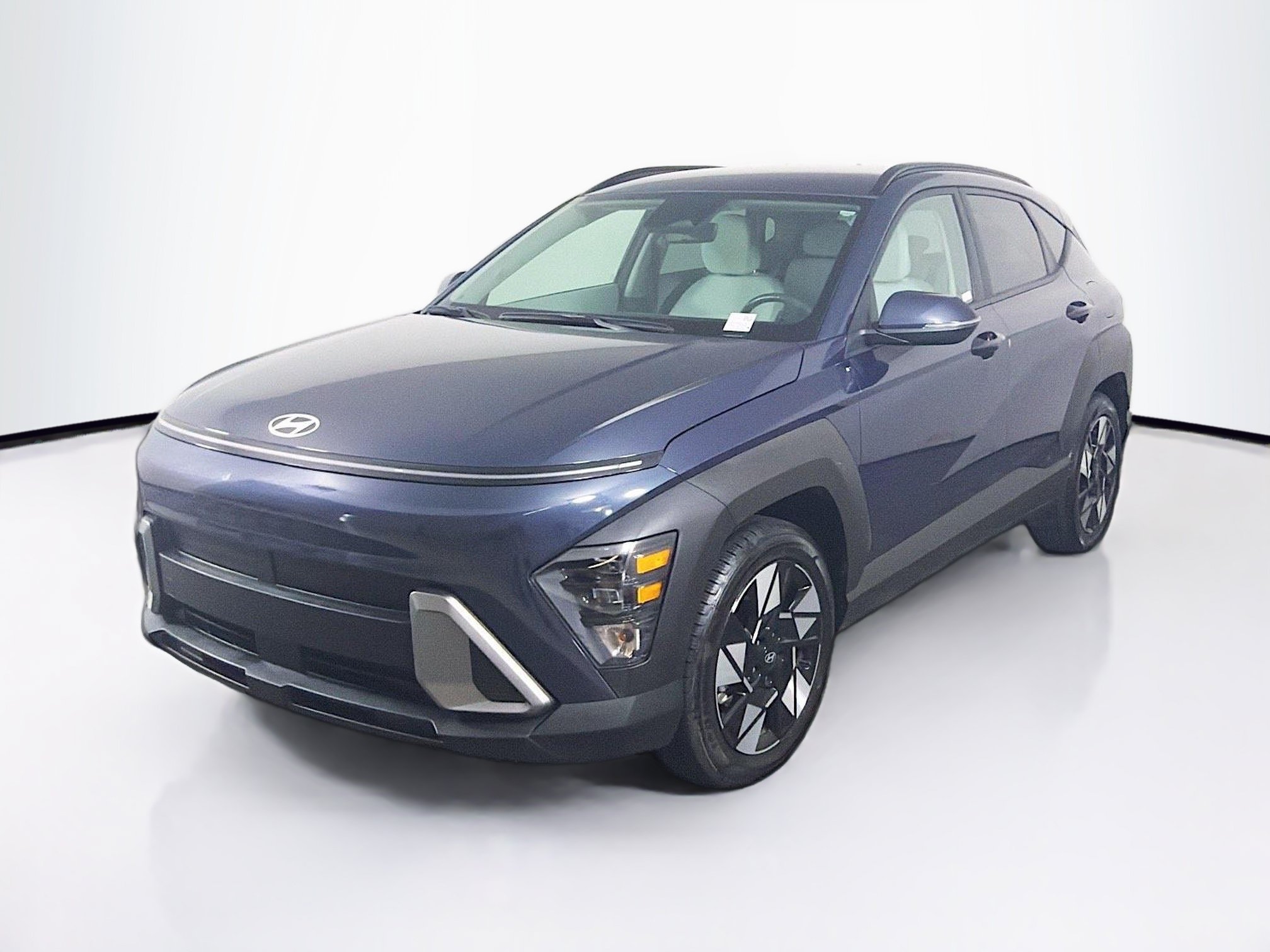 Used 2025 Hyundai Kona SEL FWD image 3