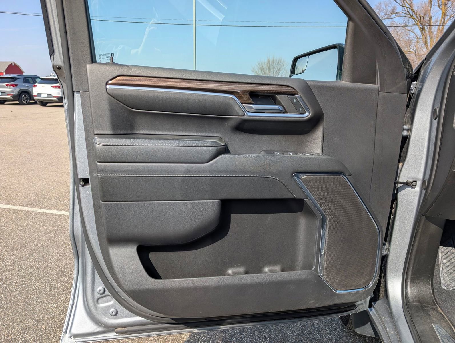 Used 2024 Chevrolet Silverado 1500 LT image 8