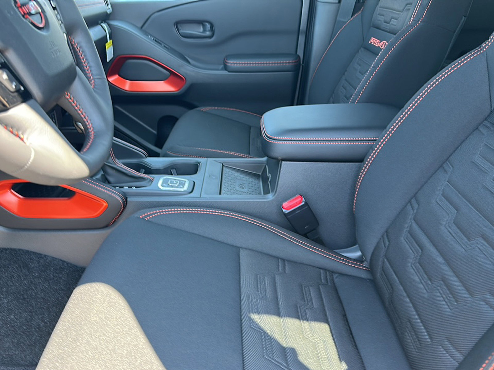 New 2026 Nissan Frontier PRO-4X w/ Pro-4x Convenience Package image 10