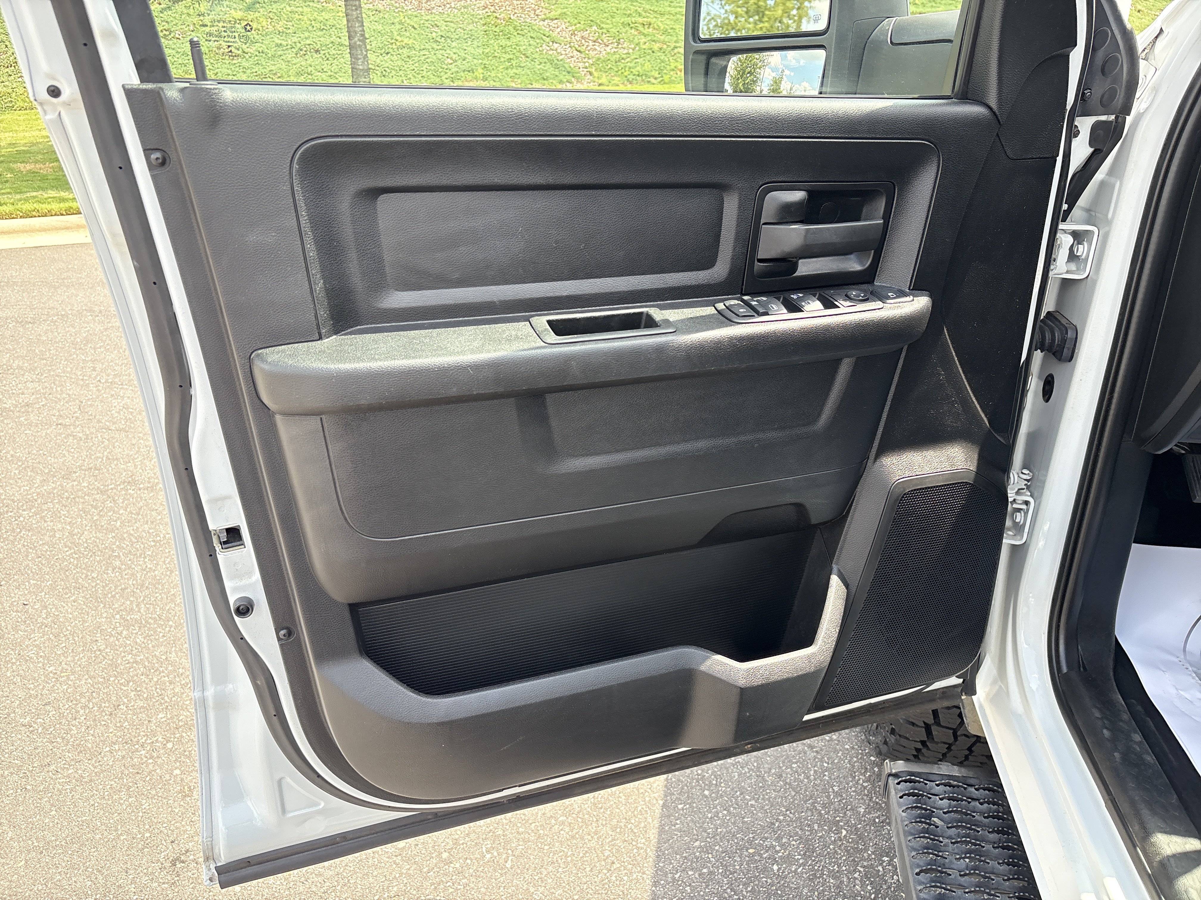 Used 2024 RAM 3500 Tradesman w/ Safety Group AWD/4WD image 15