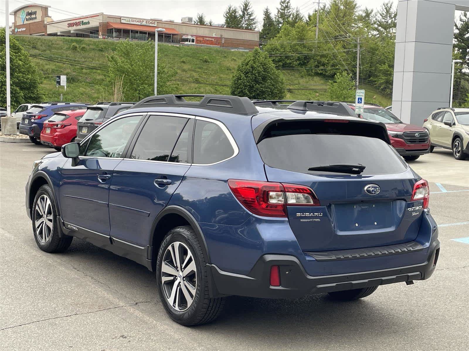 Used 2019 Subaru Outback 3.6R Limited w/ Popular Package #2 AWD/4WD image 3