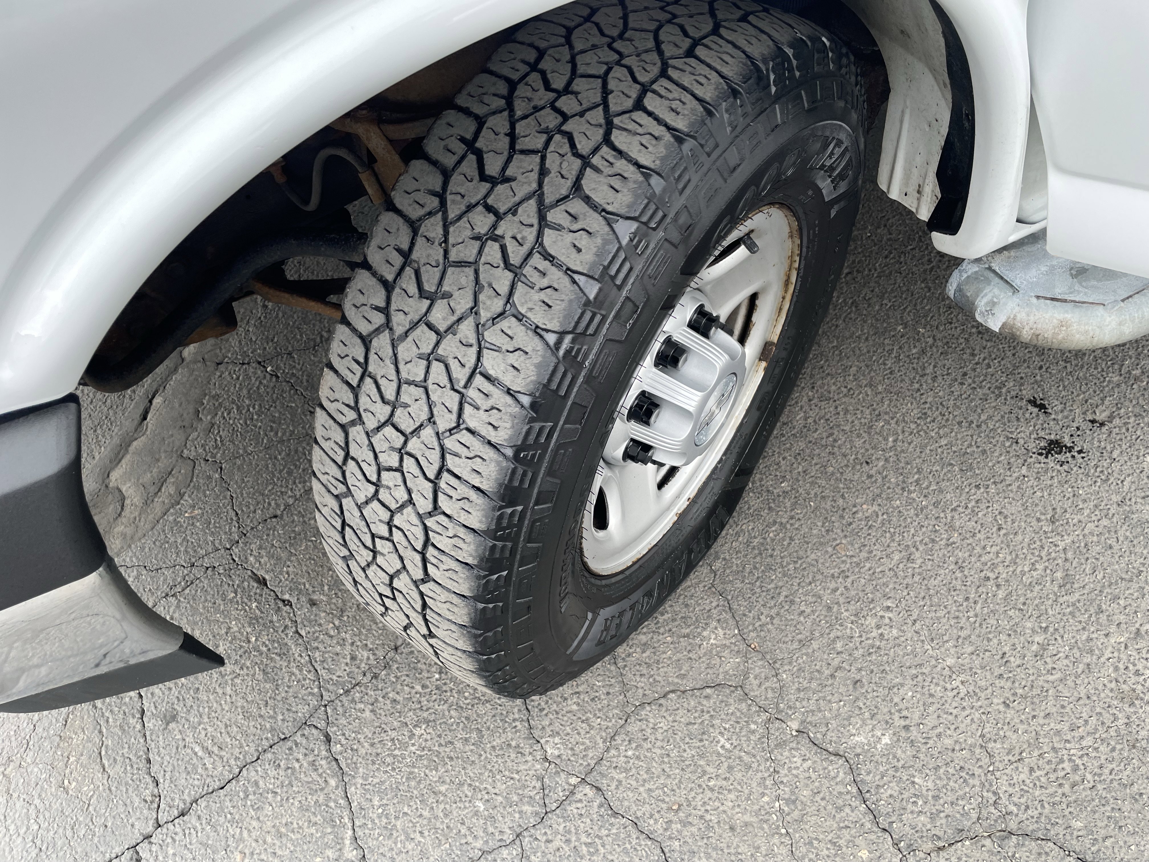 Used 2018 Chevrolet Express 2500 w/ Driver Convenience Package image 13