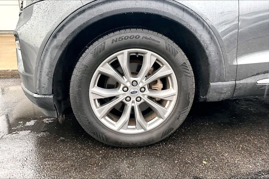 Used 2020 Ford Explorer XLT w/ Equipment Group 202A image 4