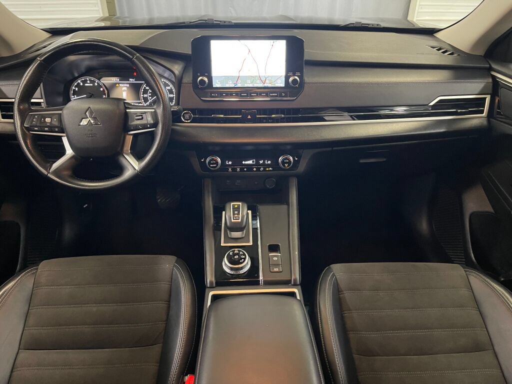 Used 2024 Mitsubishi Outlander SE FWD image 32