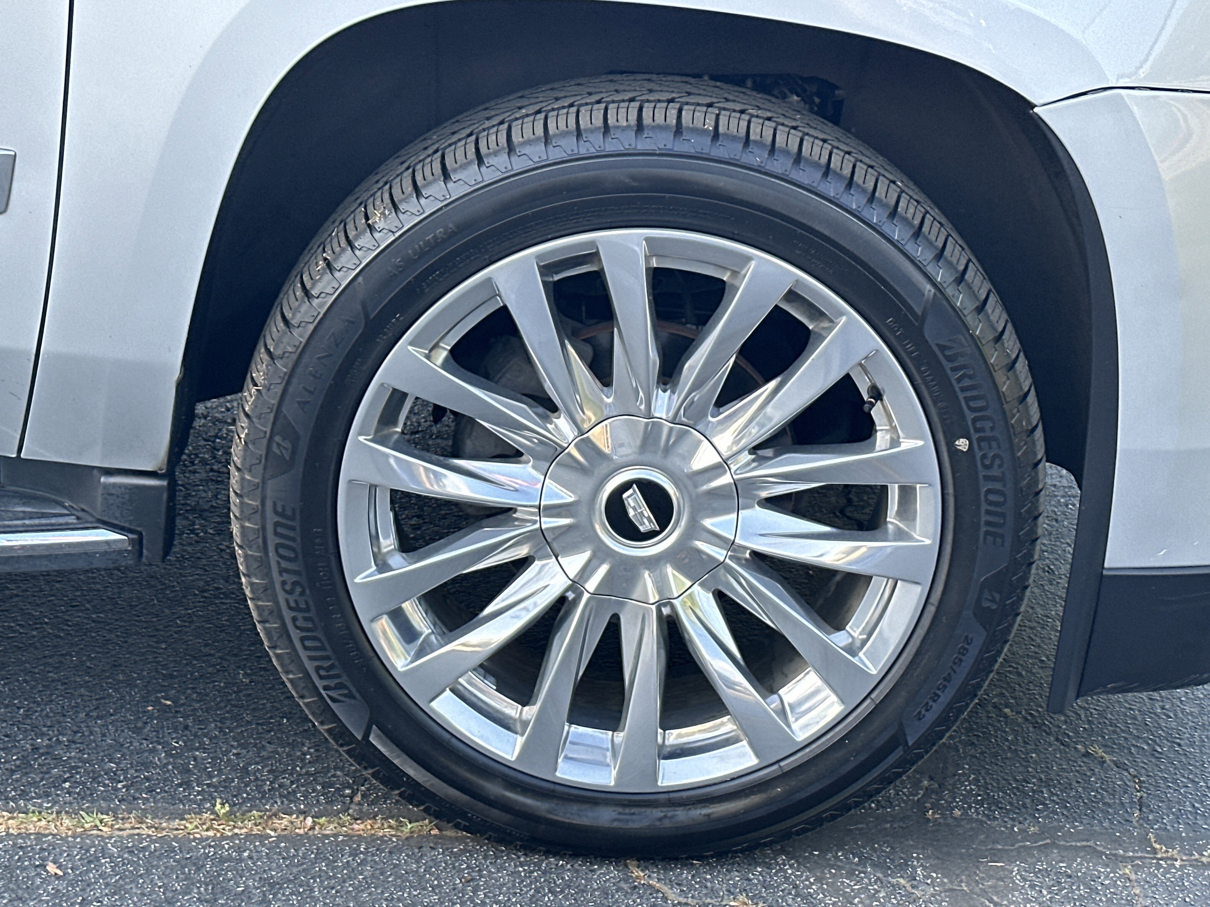 Used 2017 Cadillac Escalade Luxury image 15