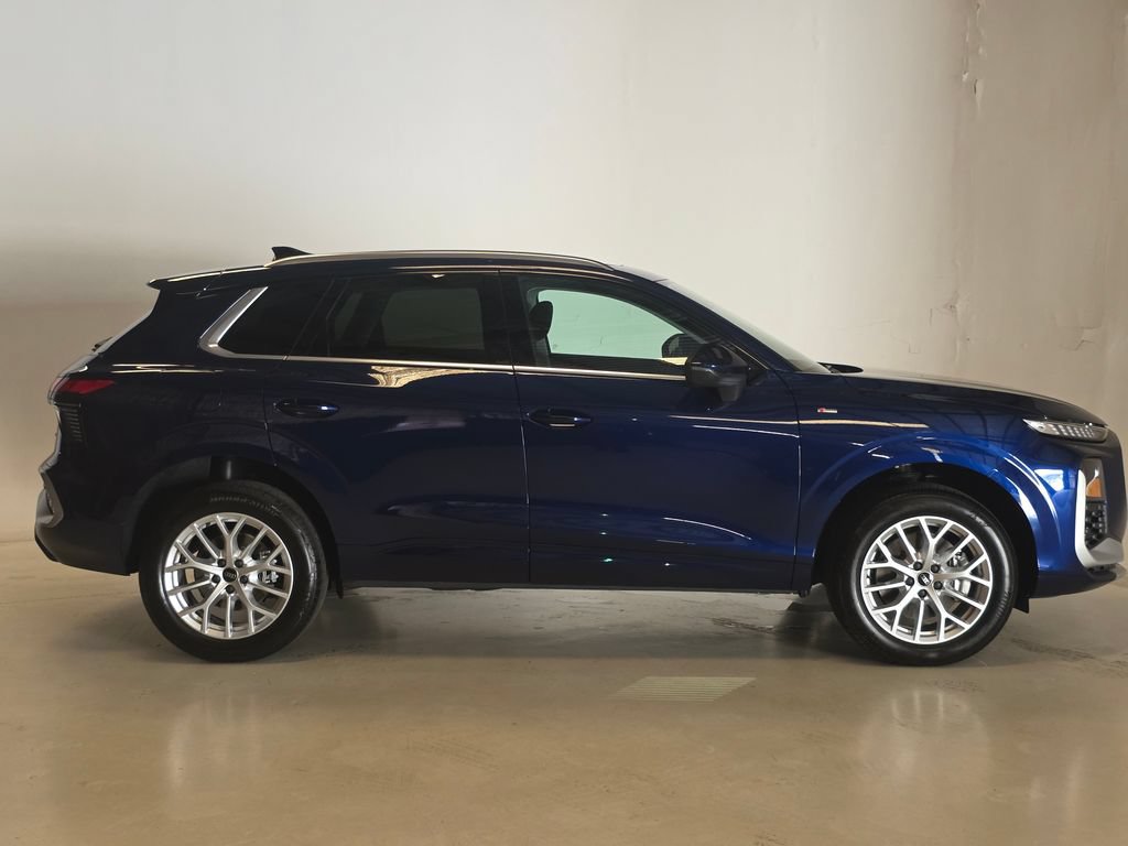 Certified 2026 Audi Q3 quattro 2.0T AWD/4WD image 4