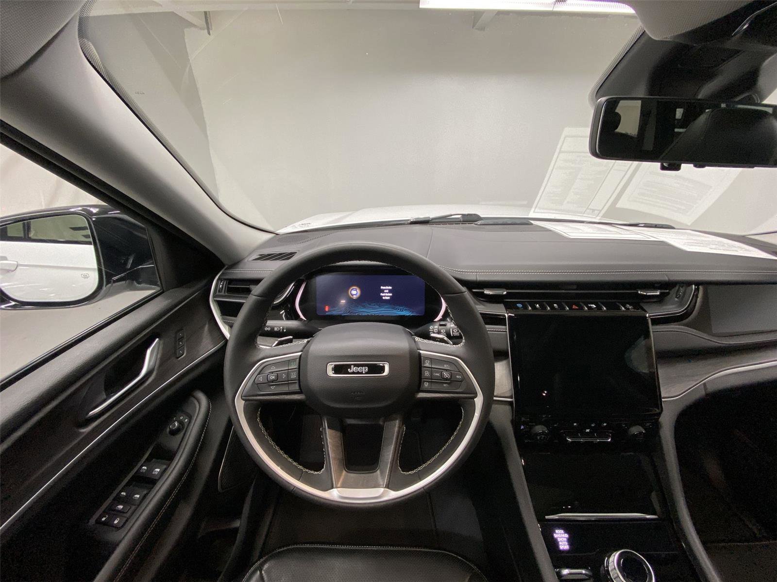 Used 2022 Jeep Grand Cherokee Limited 4xe w/ Luxury Tech Group II image 31