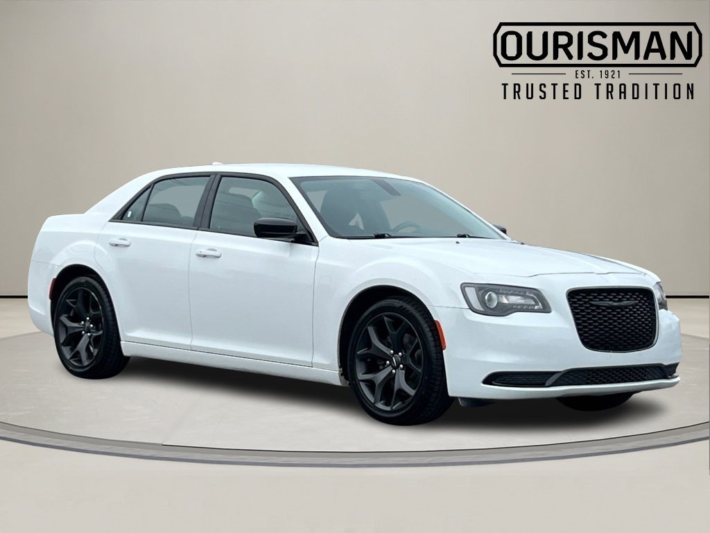 Used 2021 Chrysler 300 Touring w/ Sport Appearance Package image 1