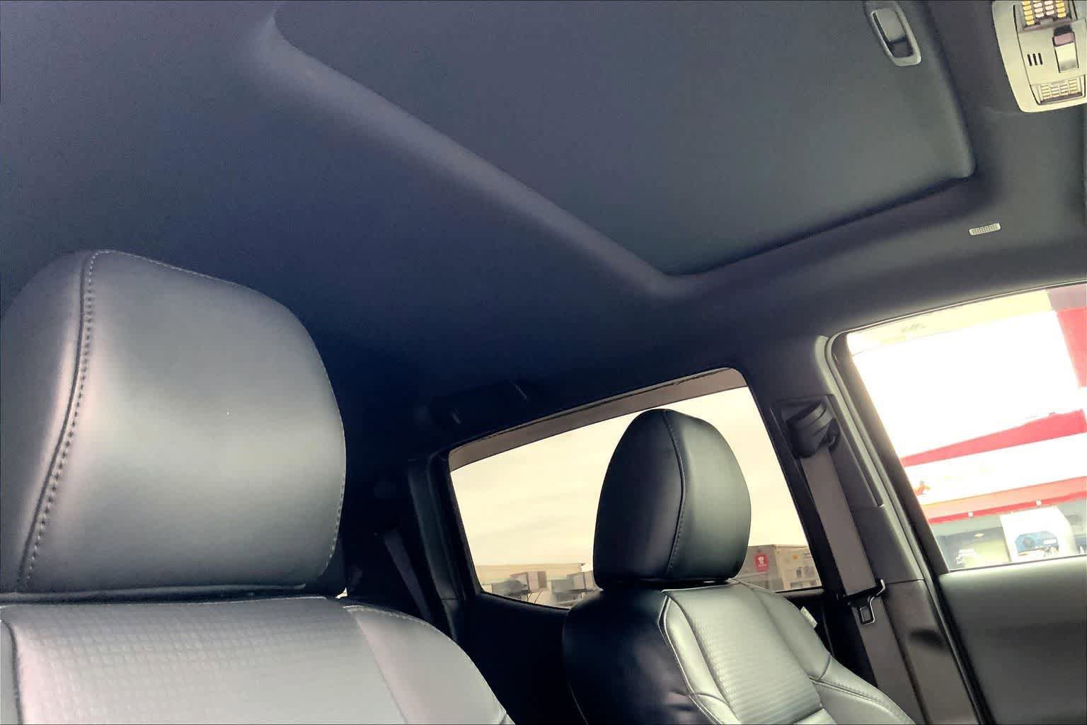 Used 2022 Toyota Tacoma 4x4 Double Cab image 30