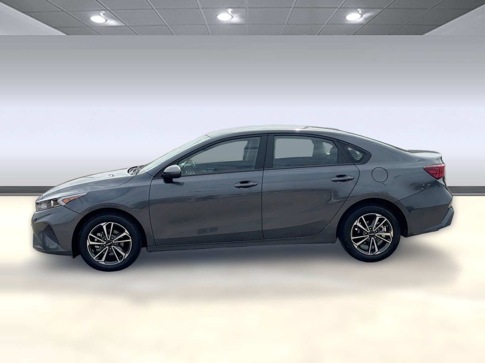Used 2024 Kia Forte LXS image 2