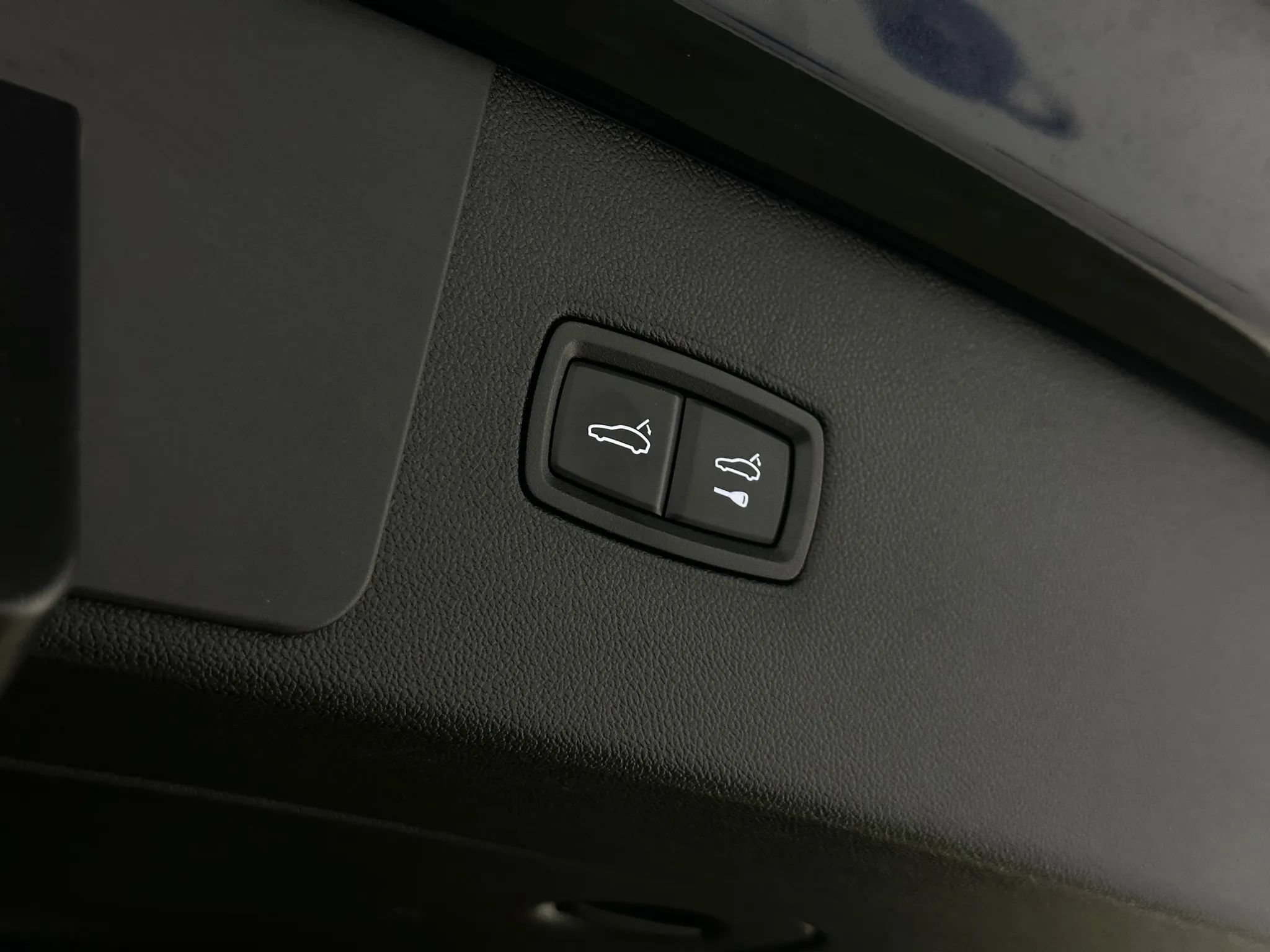 Used 2022 Porsche Cayenne AWD/4WD image 19