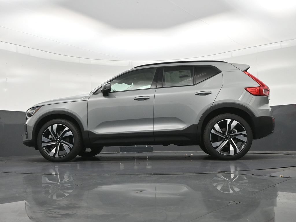 New 2026 Volvo XC40 B5 Plus w/ Protection Package Premier AWD/4WD image 22