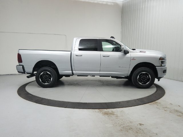 New 2026 RAM 2500 Laramie AWD/4WD image 9