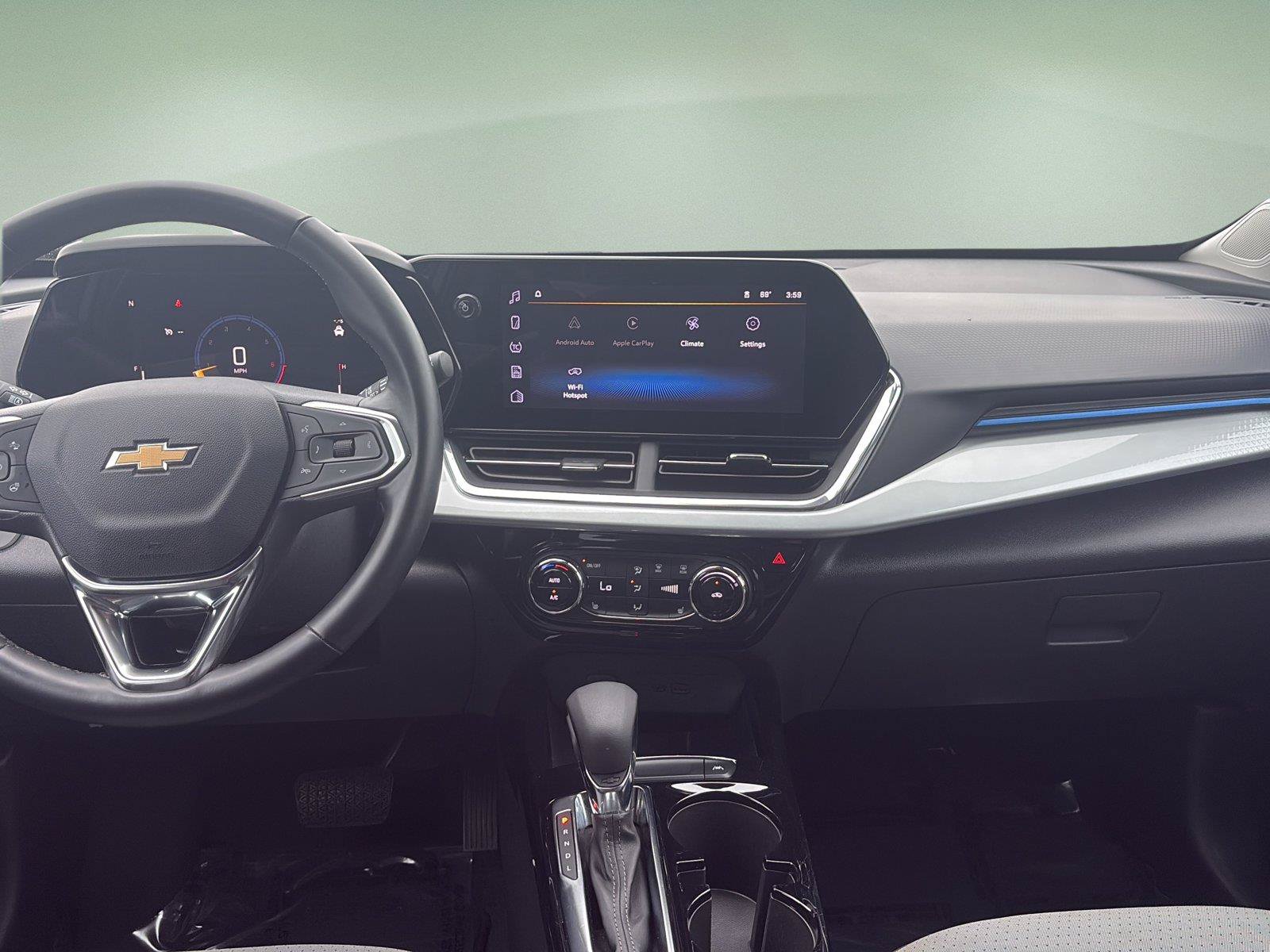 Used 2025 Chevrolet Trax LT w/ LT Convenience Package FWD image 10