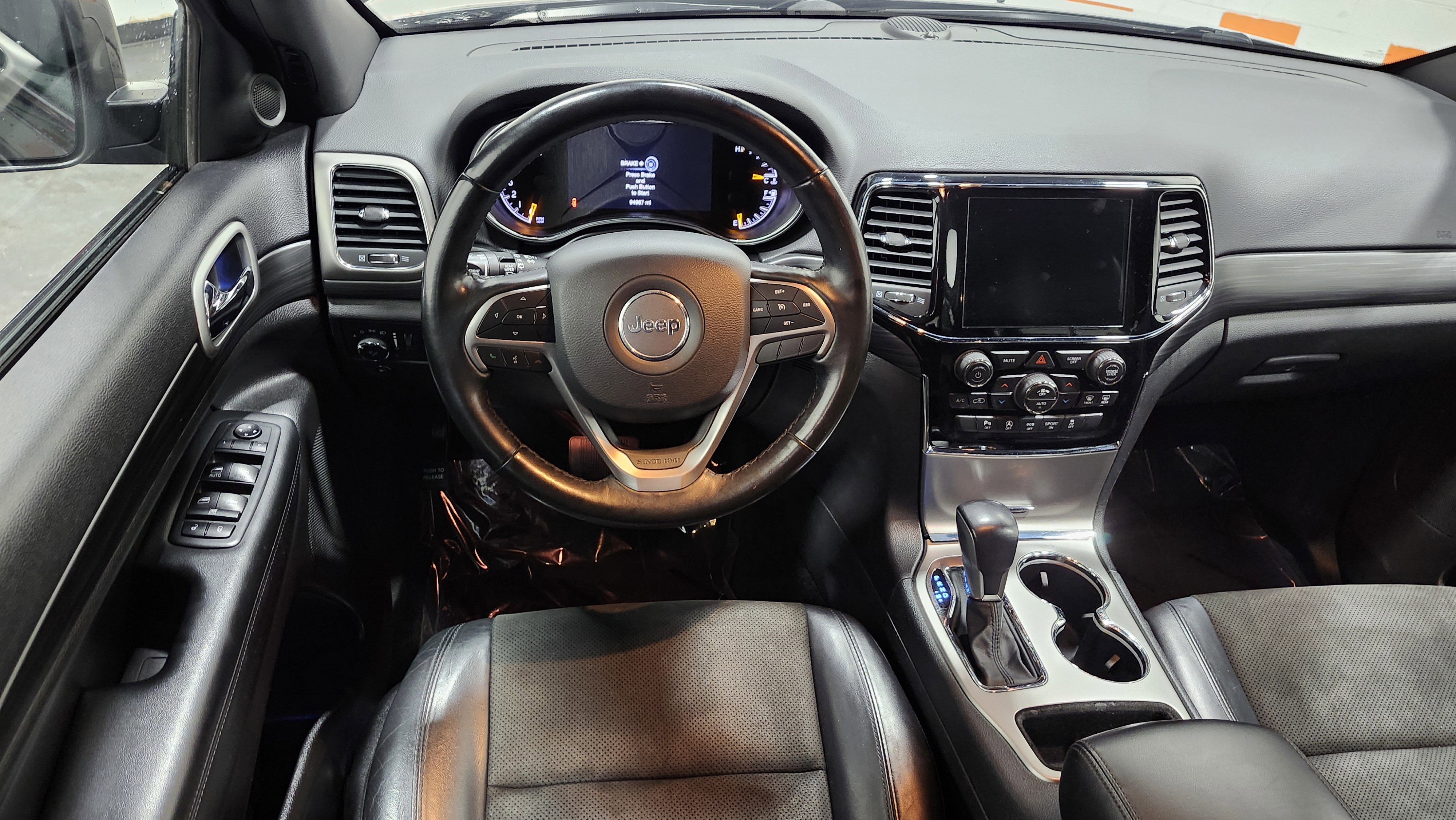 Used 2019 Jeep Grand Cherokee Altitude image 25