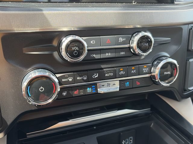 New 2026 Ford F450 Platinum w/ Platinum Plus Package AWD/4WD image 24