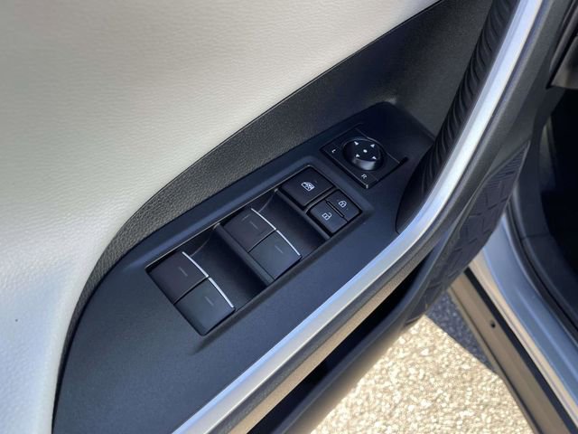 Used 2022 Toyota RAV4 Limited image 19