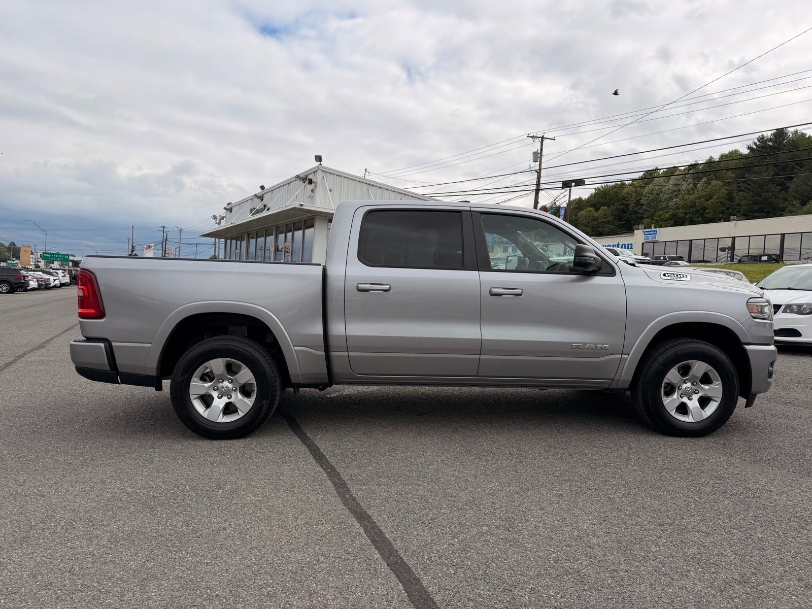 Used 2025 RAM 1500 Big Horn AWD/4WD image 8