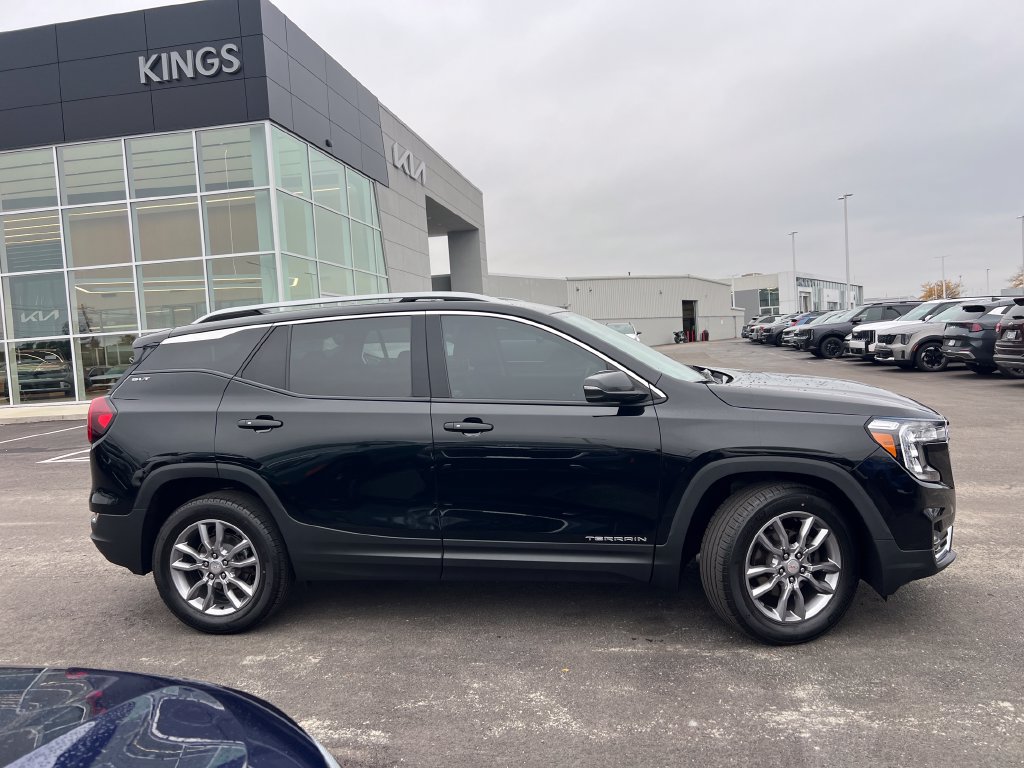 Used 2022 GMC Terrain SLT w/ Tech Package AWD/4WD image 2