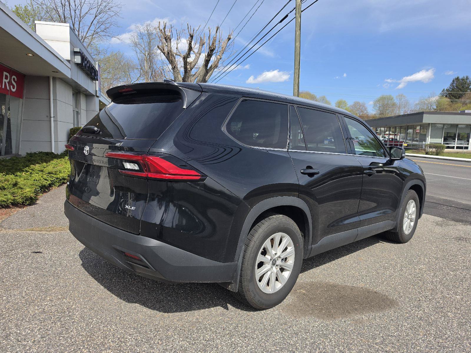 Used 2024 Toyota Grand Highlander AWD image 3