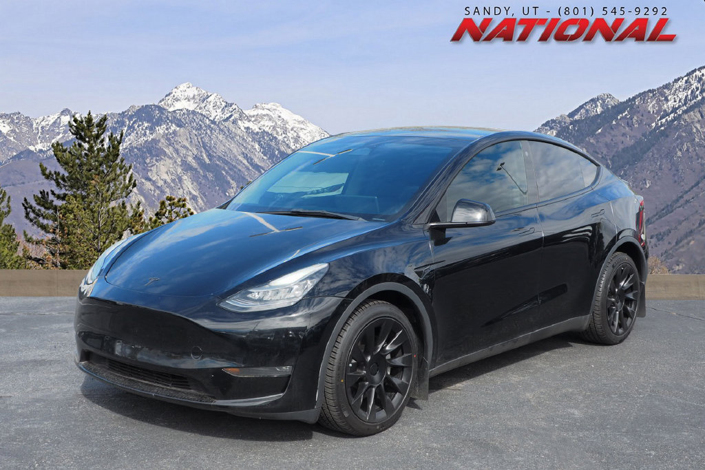 Used 2023 Tesla Model Y Long Range AWD/4WD image 1