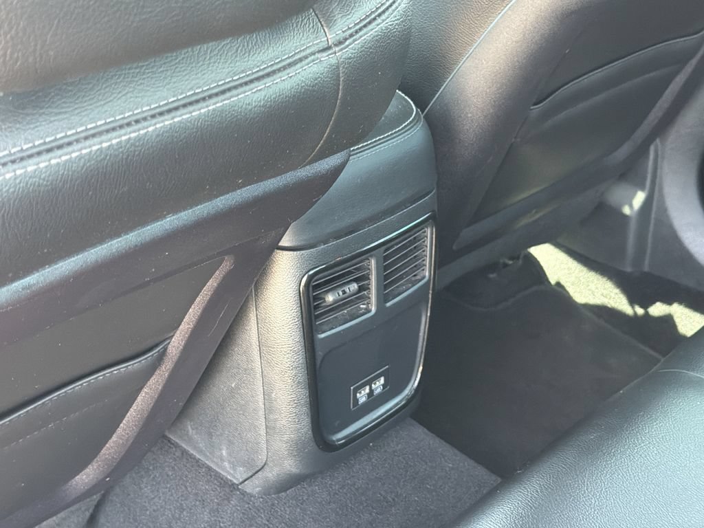 Used 2019 Dodge Charger SXT w/ Blacktop Package RWD image 11