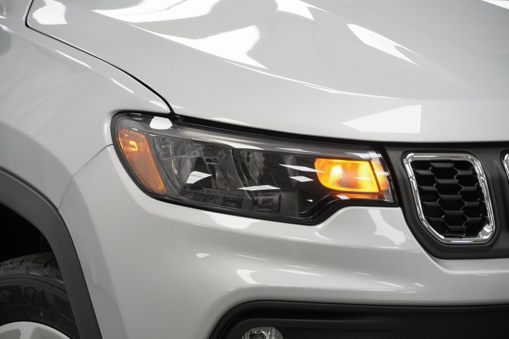 Certified 2025 Jeep Compass Latitude w/ Convenience Group image 5