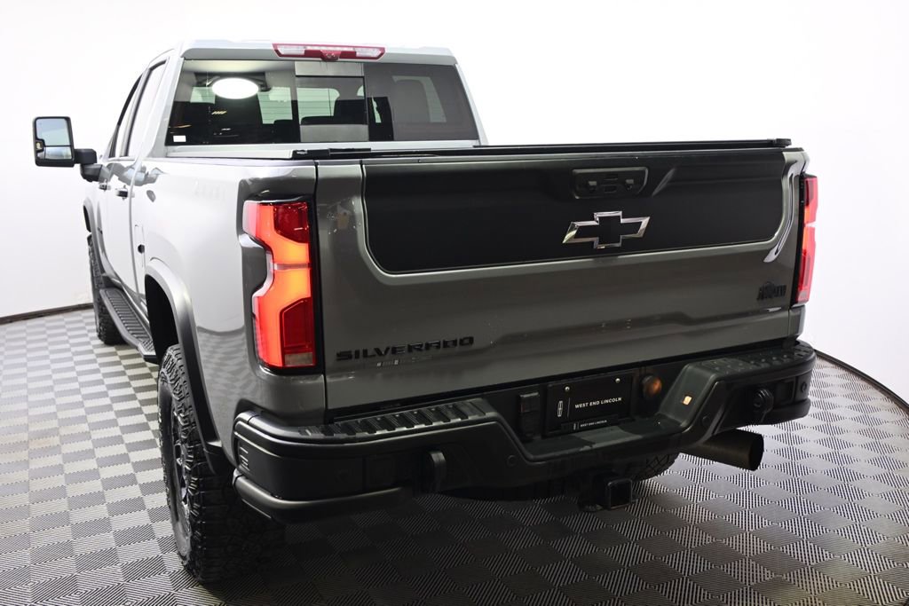 Used 2024 Chevrolet Silverado 2500 ZR2 w/ ZR2 Bison Edition image 4