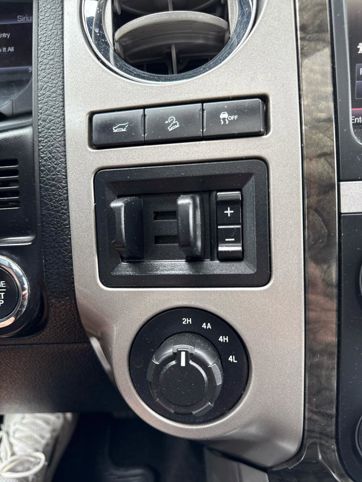 Used 2015 Ford Expedition Limited w/ Equipment Group 301A AWD/4WD image 21