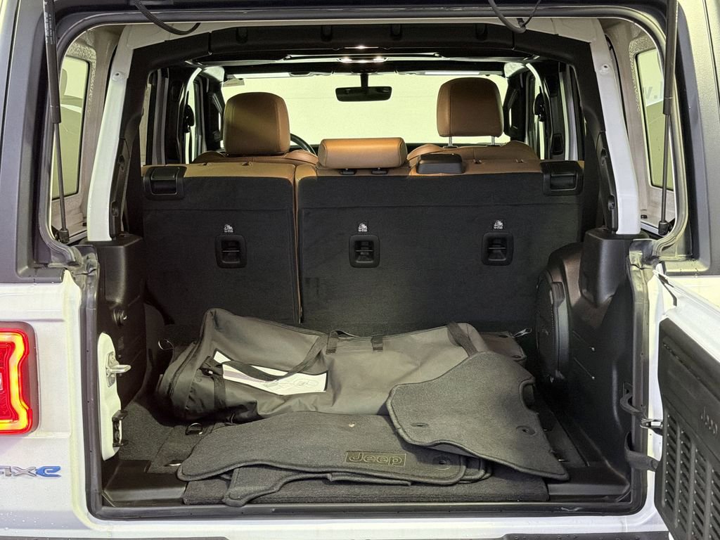 Used 2023 Jeep Wrangler Unlimited Sahara w/ Cold Weather Group image 8