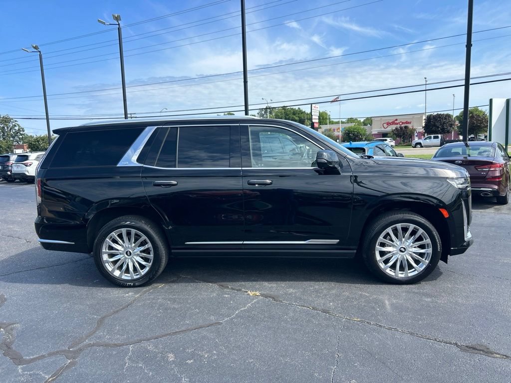 Used 2022 Cadillac Escalade Premium Luxury w/ Performance Package AWD/4WD image 2